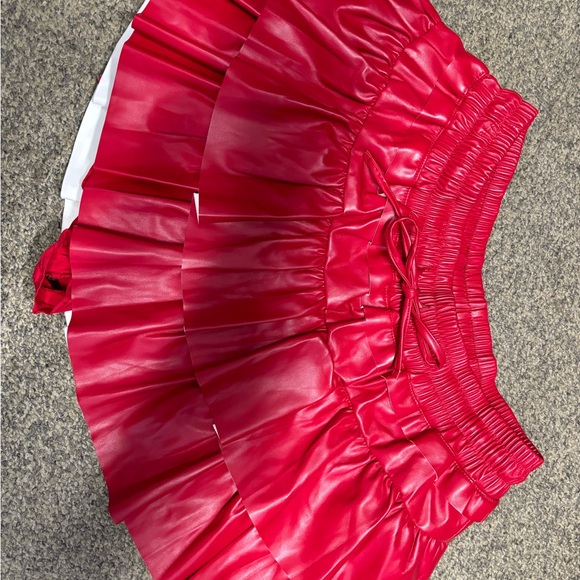 Red ruffle mini skirt/skort by Lyn Burches - Picture 3 of 6